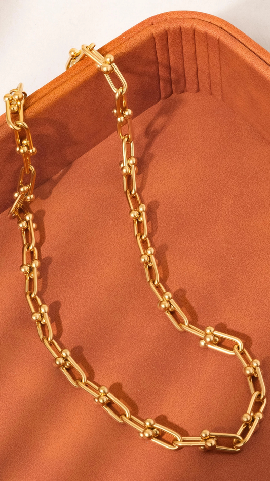 Denise  bold chain necklace