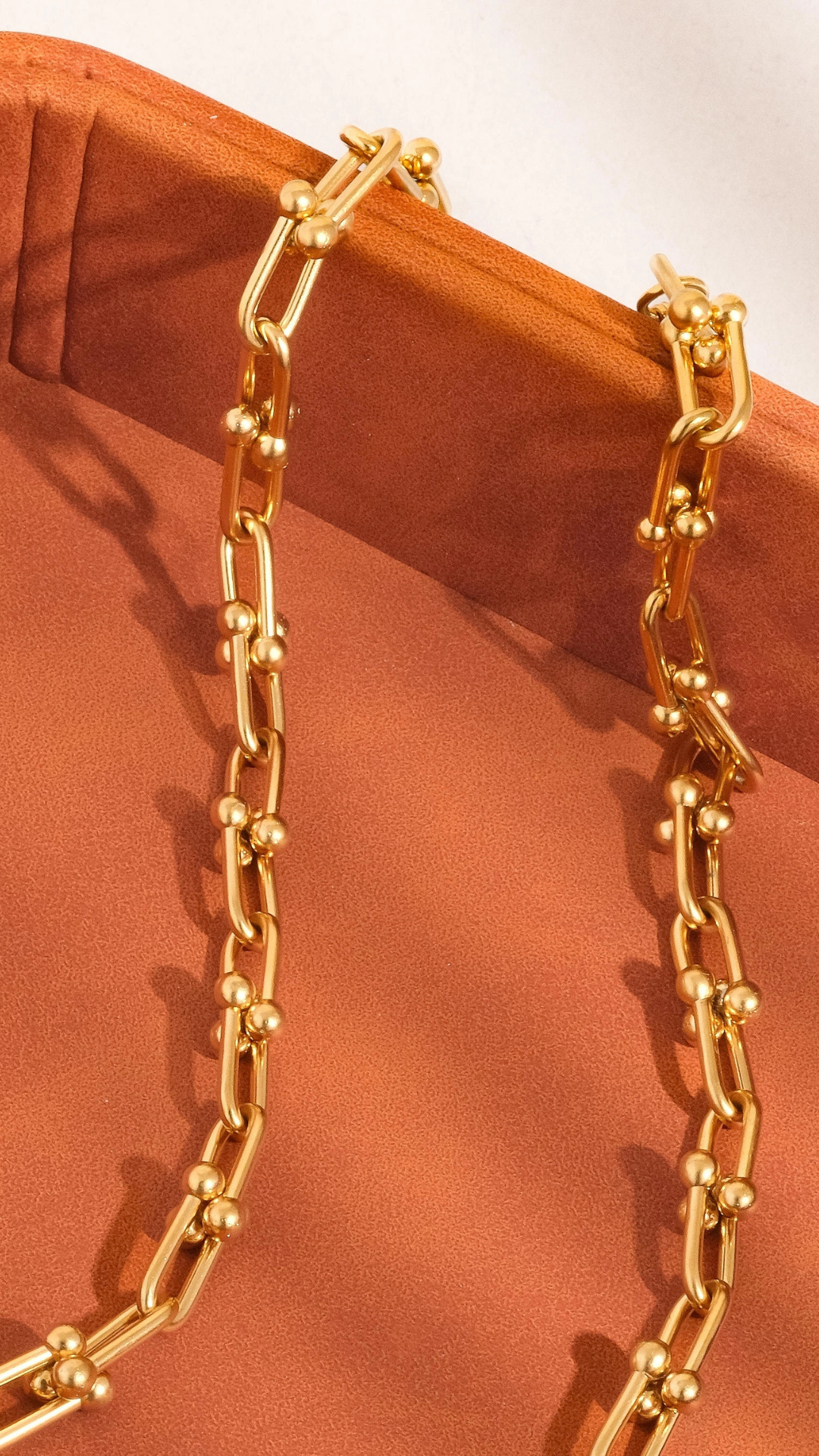 Denise  bold chain necklace